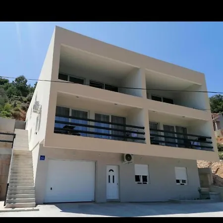 Bella 3 Apartament *