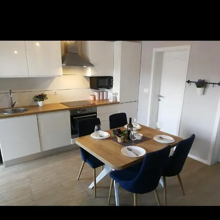 Bella 3 Apartment